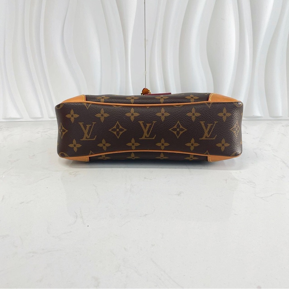 LOUIS VUITTON Odeon PM Hobo Bag Monogram Canvas - Picture 4 of 11